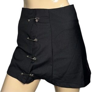 Orsherlly Women’s Size S Black Side Safety Pin Mini Skirt